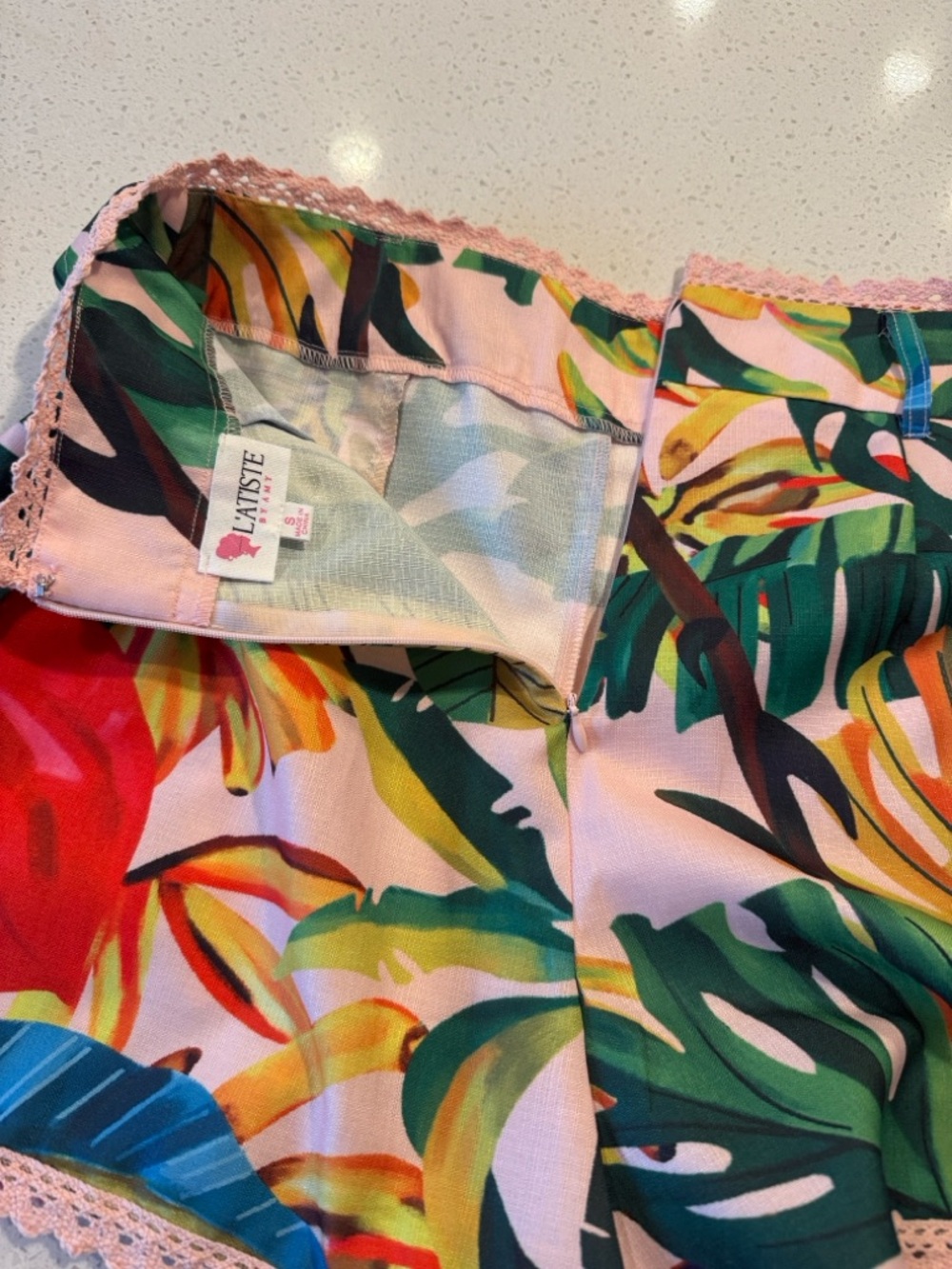 Belted Lace Trim Tropical Palm Print by L’Atiste by Amy Size Small NWOT Vacay - Picture 13 of 14